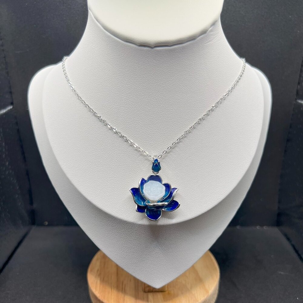 Lotus White Jade Chain Necklace